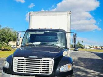 perfect condition freightliner m2 – everything works + lift gate!