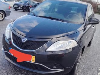 lancia ypsilon 1.2 gasolina 2016- 50 mil km agosto/16