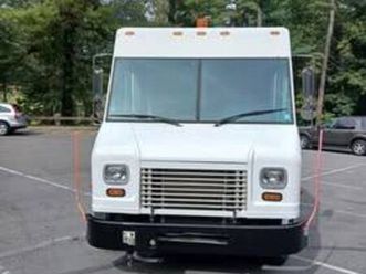 2010 freightliner mt45/food truck