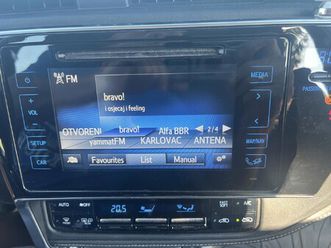 toyota auris 2016. god | registriran 2/27 parking kamera, led farovi, jedna vlasnica