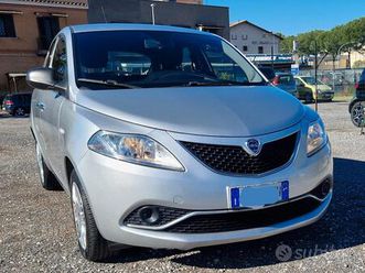 lancia ypsilon 1.2 69 cv 5 porte platinum