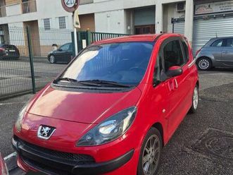 peugeot 1007 1.4i essence - boîte auto