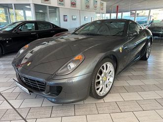 ferrari 599 gtb fiorano f1 sportsitze-embleme
