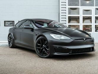 tesla model s tri-motor plaid 1020ch | intérieur blanc • volant yoke • jantes arachnid 21” • covering noir mat neuf