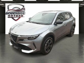 alfa romeo junior ibrida 1.2 vgt 48v-hybrid 107 kw q4