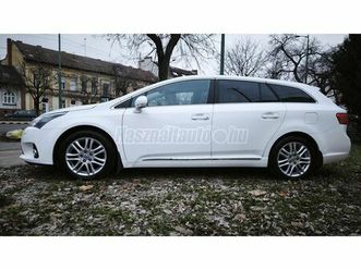 toyota avensis wagon 2.0 d-4d executive bőr belső. navigáció. ülés fűtés. vonóhorog. kétzónás klíma. állófűtés . kamera
