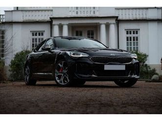 kia stinger gt 3.3 v6 biturbo schwarz | wenig km | top zustand