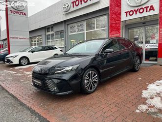 toyota camry 2.5l hybrid 230 koní, černá -