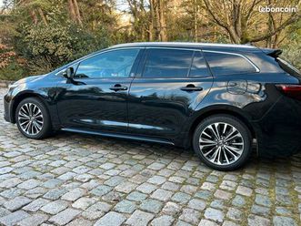 toyota corolla touring sport design 1.8 140ch my24 irreprochable