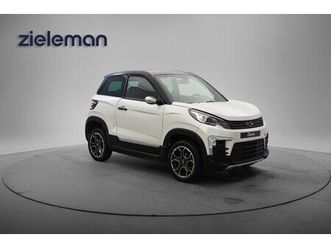 ligier js60 dci chic sun - 2021 - 13.560 km - camera, leer, stuurbekrachtiging