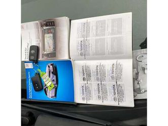 toyota auris touring sports - 1.8 hybrid aspiration