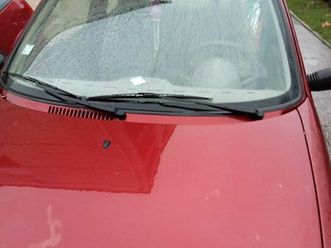 fiat seicento rouge – pour pièces ou projet