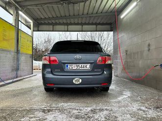 toyota avensis 1.8 luna, 2009 god.