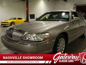 2003 lincoln town car