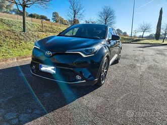 toyota chr hybrid 1.8 allestimento lounge