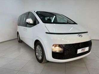 2.2d executive 9-seater