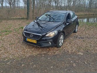 volvo v40 cross country - 1.6 t4 momentum 132kw nap zwart