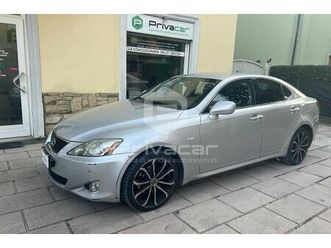 lexus is 220d 2.2 16v luxury