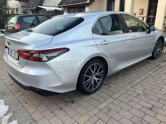 toyota camry 2.5 hybrid prestige cvt