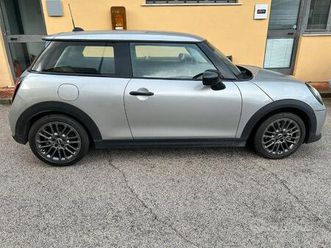 mini cooper c essential trim pack xs km 9000