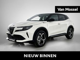 alfa romeo junior - 1.2 turbo hybrid ibrida sport speciale 145pk | navigatie | parkeersensoren rondom | camera