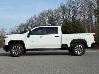2022 chevrolet silverado 2500hd crew cab custom 4wd
