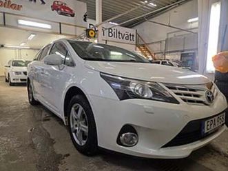 toyota avensis kombi 1.8 automat multidrive få ägare euro 5