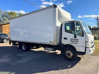2018 hino 20ft box truck hydraulic lift