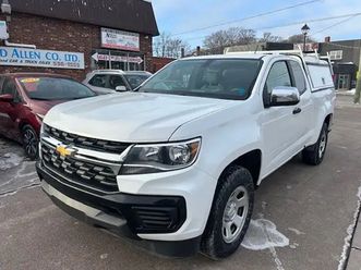 2021 chevrolet colorado leather seats/ hitch/ w/cap