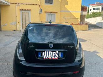 lancia y momo design 105cv