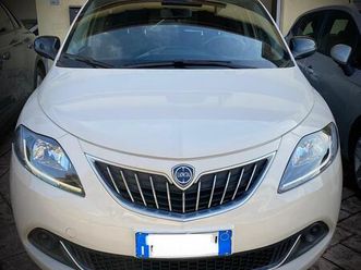 lancia ypsilon 1.0 firefly 5 porte s&s hybrid ecoc
