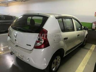 dacia sandero essence manuelle 2009 à tanger