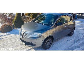 lancia ypsilon y 0.9 twinair turbo 8v automatik platinum