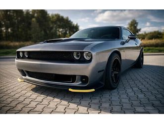 challenger grise 2015 v8