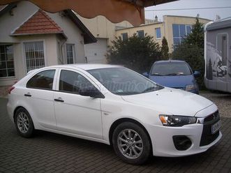 mitsubishi lancer sportback 1.6 intense klíma! szervizkönyv!
