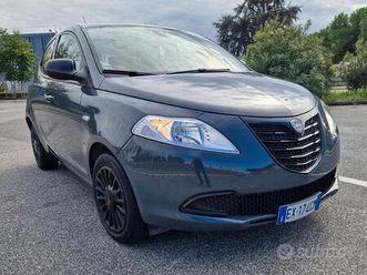 lancia ypsilon 1.2 69 cv 5 porte gpl ecochic elefa