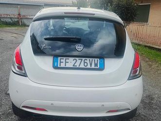lancia ypsilon 1.3 mjt 16v 95 cv 5 porte s&s plati
