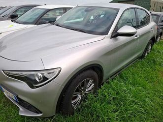alfa romeo stelvio 2.2 160cv at8 *full led+navi+pdc+rcam+f1+privacy*