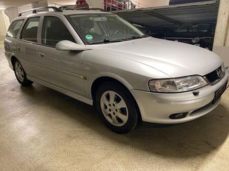 opel vectra 1.8 16v selecticomfort.56734 km.tüv 2027