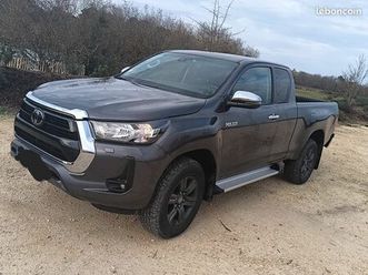toyota hilux diesel boite auto 2 places