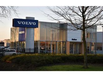 volvo v40 cross country - t3 152pk automaat polar+ luxury / panoramadak / trekhaak / keyless entry / harman kardon a