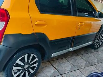 toyota etios cross 1.5 flex 16v 5p mec. 2015