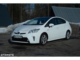 toyota prius (hybrid)