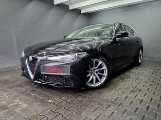 alfa romeo giulia 2.0 super, automatik, r-kamera, leder,acc