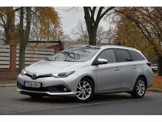 toyota auris touring sports 1.4 d-4d active trend+ tss magyar. panoráma tető. 137.000 km. beparkol magától. 2 év műszaki. áfa s !