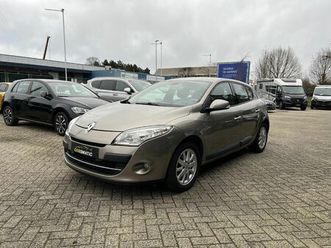 renault megane 1400cc // cuir // clim // key-less // garantie…
