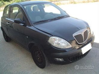 lancia ypsilon 1.3 mjt momo design