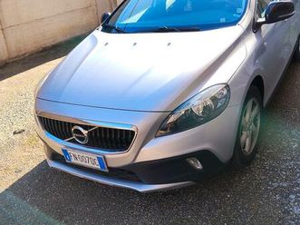 volvo v40 cross country