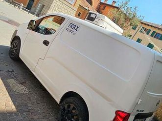 furgoncino nissan nv200