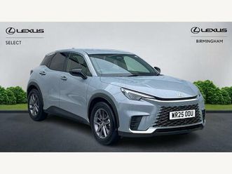 1.5 vvt-ie premium suv 5dr petrol hybrid e-cvt euro 6 (start/stop) (136 ps)-/
